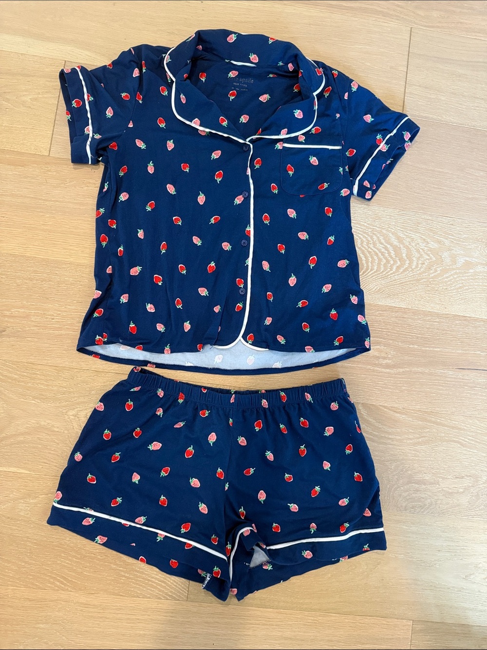 kate spade Navy Strawberry-Print Women’s Short Pajama Set size M